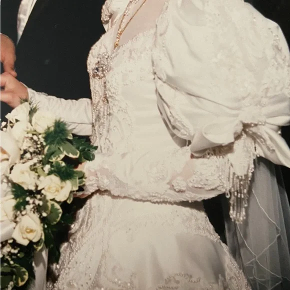 Vintage 1992 Wedding Dress - Picture 4 of 6